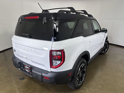 Used 2025 Ford Bronco Sport Outer Banks w/ Outer Banks Tech Package+ AWD/4WD image 9