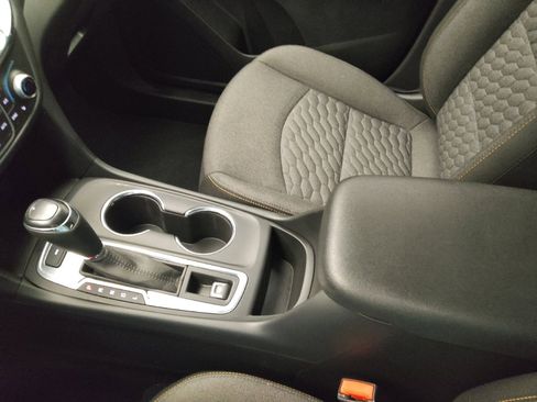 Used 2021 Chevrolet Equinox LT w/ Driver Convenience Package AWD/4WD image 26