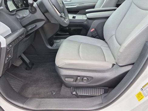 Certified 2026 Toyota Sienna XLE AWD/4WD image 17