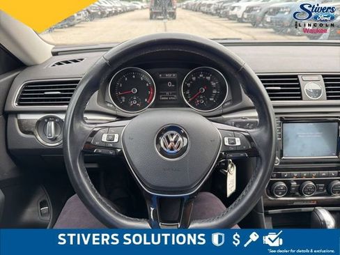 Used 2016 Volkswagen Passat 1.8T SE FWD image 10