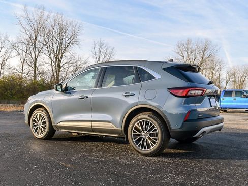 Used 2023 Ford Escape SE w/ PHEV Premium Package image 6