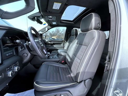 Used 2023 GMC Sierra 1500 AT4X image 10