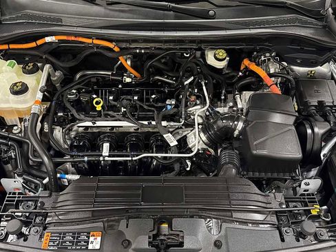 Used 2021 Ford Escape Titanium image 30