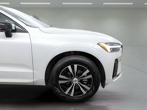 Certified 2025 Volvo XC60 B5 Core image 72