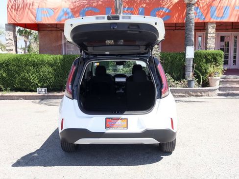 Used 2023 Kia Soul S FWD image 8