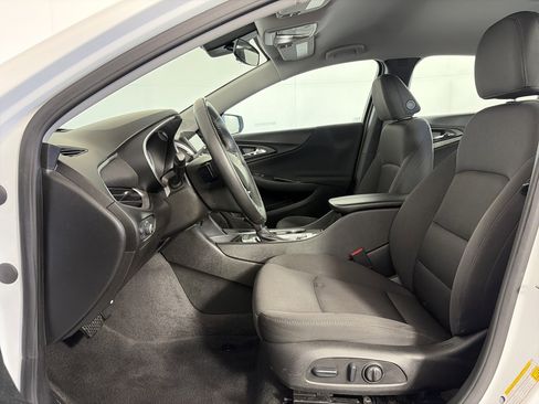 Used 2024 Chevrolet Malibu LT w/ Sport Edition FWD image 6