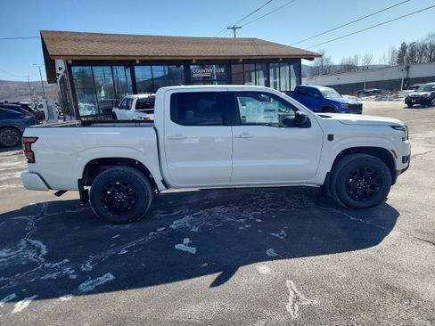 New 2026 Nissan Frontier SV image 9
