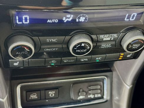 Used 2019 Subaru Ascent Limited image 11