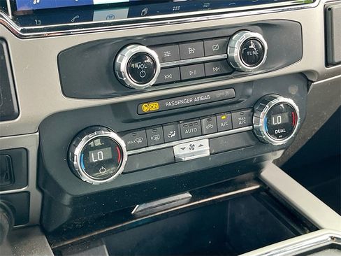 Used 2022 Ford F250 Lariat image 16