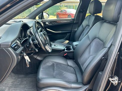 Used 2017 Porsche Macan AWD/4WD image 23