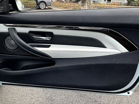 Used 2015 BMW M4 Convertible image 19