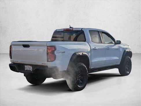 Used 2025 Chevrolet Colorado ZR2 w/ Midnight Edition image 5