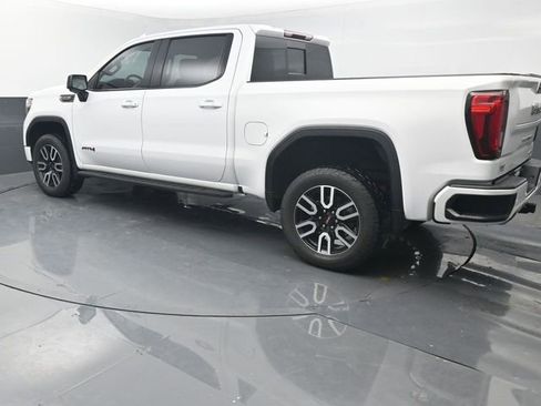 Used 2022 GMC Sierra 1500 AT4 w/ AT4 Preferred Package AWD/4WD image 3