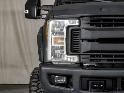 Used 2017 Ford F250 XLT w/ XLT Value Package image 37