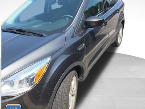 Used 2016 Ford Escape SE FWD image 1