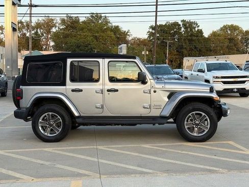 Used 2020 Jeep Wrangler Unlimited Sahara image 3