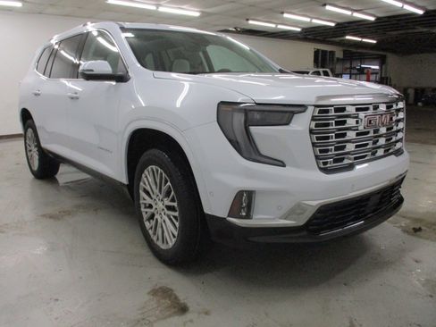 New 2026 GMC Acadia Denali w/ Super Cruise Package image 3