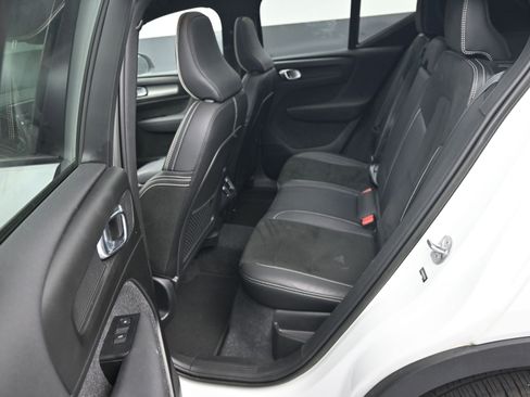 Used 2022 Volvo XC40 T5 R-Design image 79
