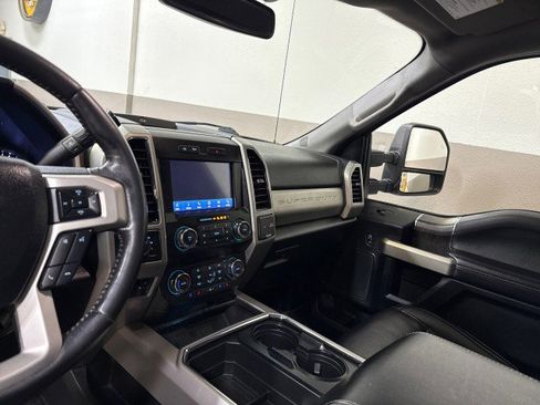 Used 2021 Ford F250 Lariat w/ Lariat Ultimate Package image 19