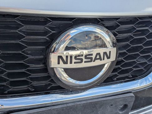 Used 2021 Nissan Versa SV FWD image 11