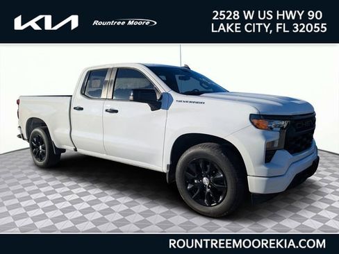 Used 2024 Chevrolet Silverado 1500 Custom image 1