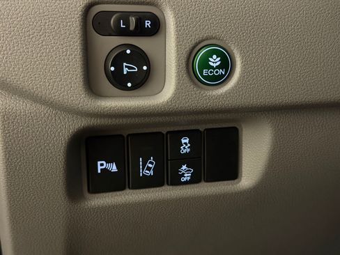 Used 2017 Honda Pilot Touring image 21