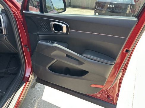 Certified 2023 Kia Sorento S w/ Panoramic Sunroof Package FWD image 17