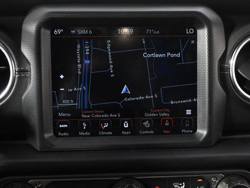 Used 2019 Jeep Wrangler Unlimited Sahara AWD/4WD image 29