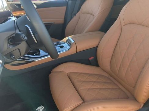 New 2026 BMW X7 xDrive40i AWD/4WD image 17