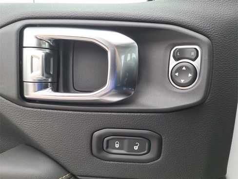 New 2025 Jeep Wrangler Unlimited Sahara image 29