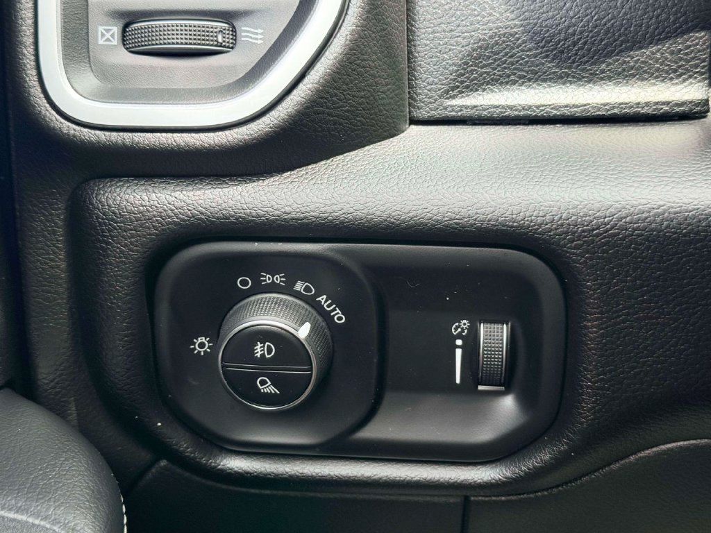 Used 2025 RAM 2500 Big Horn AWD/4WD image 18