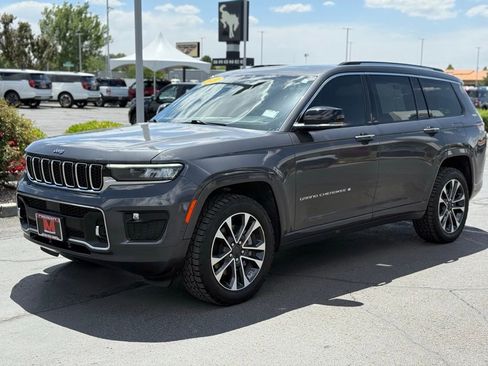 Used 2021 Jeep Grand Cherokee L Overland w/ Luxury Tech Group IV AWD/4WD image 3