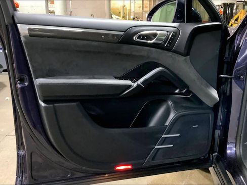 Used 2017 Porsche Cayenne GTS image 21