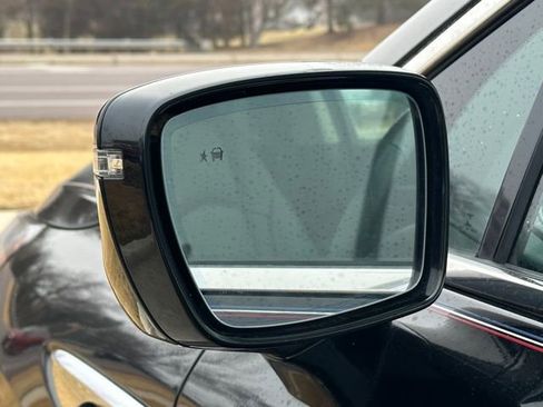 Used 2021 Buick Enclave Essence w/ Sport Touring Edition image 13