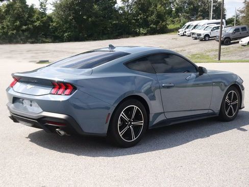 Used 2024 Ford Mustang Premium image 7