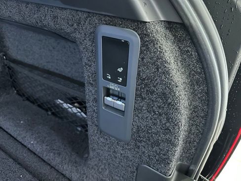 New 2025 Land Rover Range Rover SE image 15