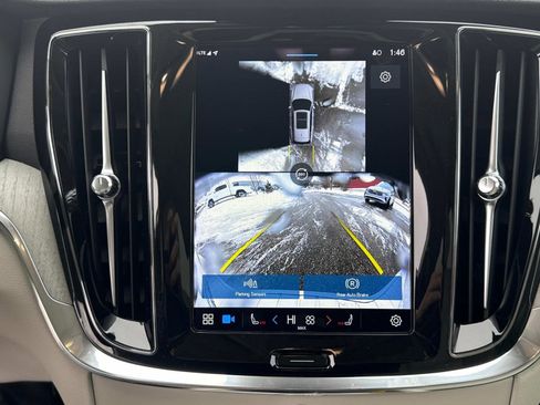 Certified 2024 Volvo V60 B5 Cross Country Plus image 23