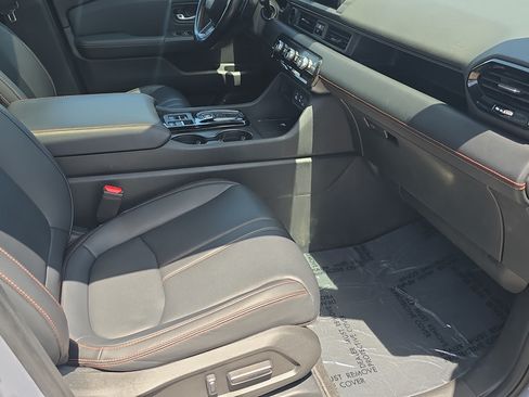Used 2023 Honda Pilot TrailSport image 12