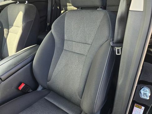 Used 2025 Nissan Rogue SV image 17