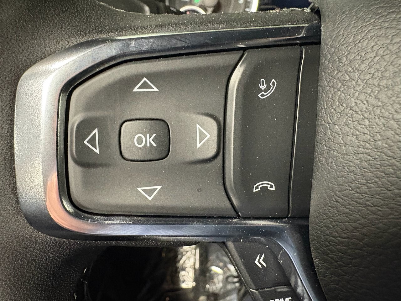 Used 2026 RAM 1500 Laramie AWD/4WD image 16