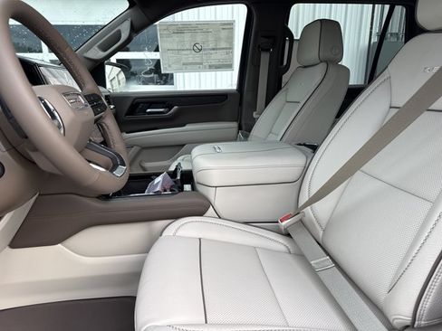 New 2026 GMC Yukon Denali w/ LPO, Floor Liner Package AWD/4WD image 5