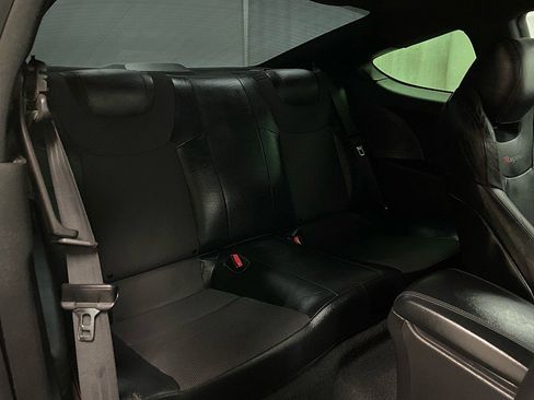 Used 2014 Hyundai Genesis 2.0T image 12