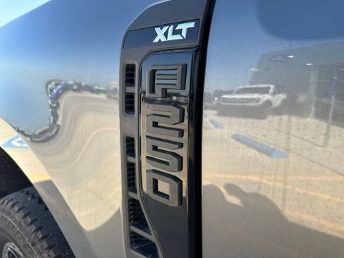New 2026 Ford F250 XLT w/ XLT Premium Package AWD/4WD image 40