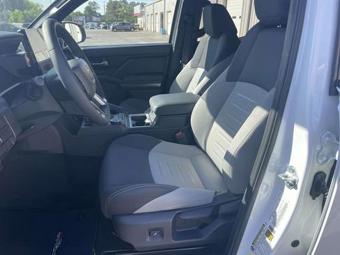Used 2025 Toyota Tacoma TRD Sport RWD image 12