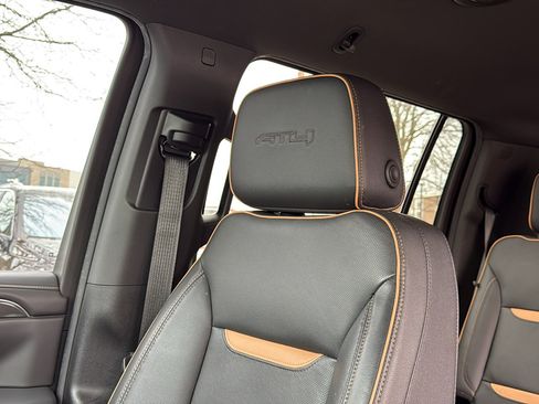 Used 2024 GMC Yukon XL AT4 image 23