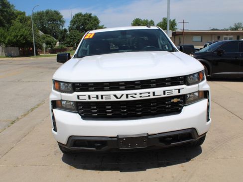 Used 2021 Chevrolet Silverado 1500 Custom AWD/4WD image 3
