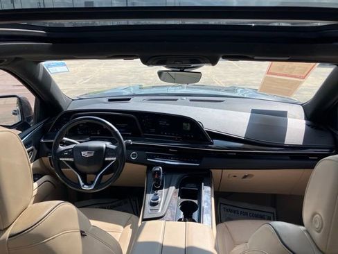 Used 2021 Cadillac Escalade Premium Luxury AWD/4WD image 22