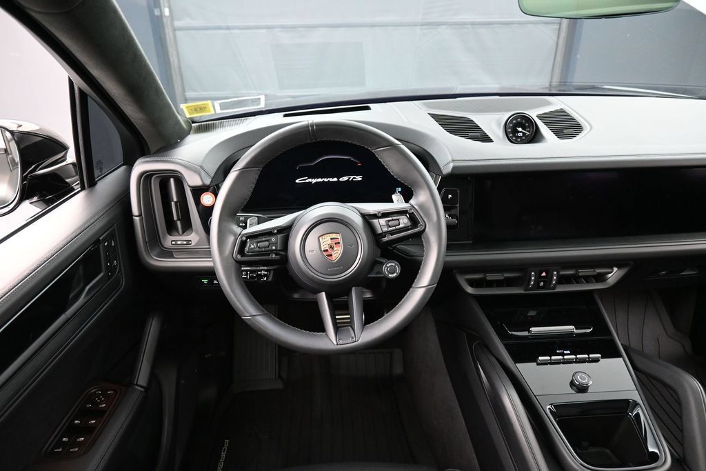 Certified 2025 Porsche Cayenne GTS AWD/4WD image 18