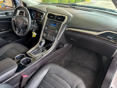 Used 2014 Ford Fusion SE w/ Equipment Group 202A FWD image 26