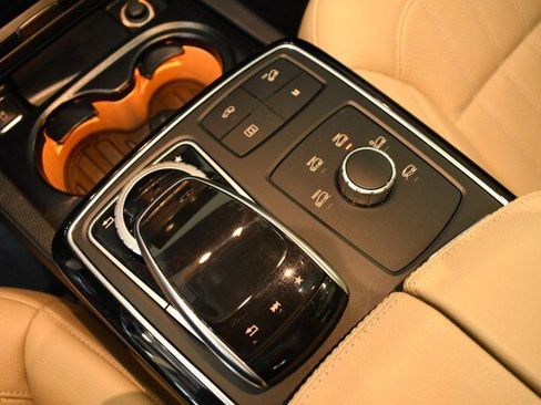 Used 2019 Mercedes-Benz GLS 450 4MATIC w/ Premium 1 Package image 32